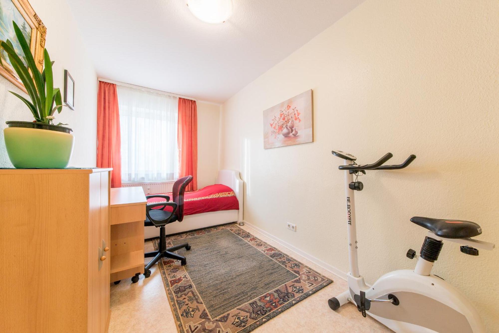 Private Apartment *